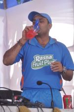 Virender Sehwag launches rasna in Mumbai on 10th March 2012 (68).JPG